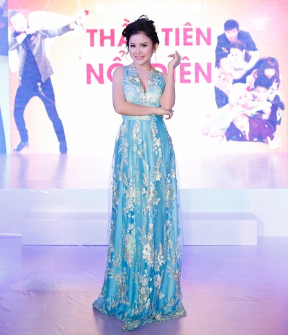 Janny Thuỷ Trần quyến rũ khó cưỡng dự sự kiện - 3 Janny Thuỷ Trần là người thành công trong kinh doanh, đang bận rộn với nhiều công tác xã hội, và thiện nguyện.