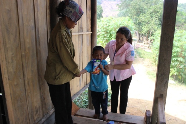 Đưa trẻ về từng nhà sau mỗi buổi học