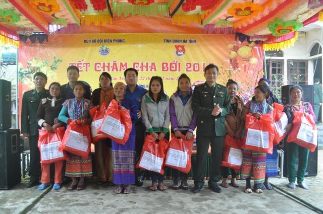 Đầm ấm tết Chăm cha bới cho bà con dân tộc Chứt - 2 Tết năm nay bà con đồng bào Chứt còn có dịp giao lưu với người Mã Liềng tại Tuyên Hóa - Quảng Bình