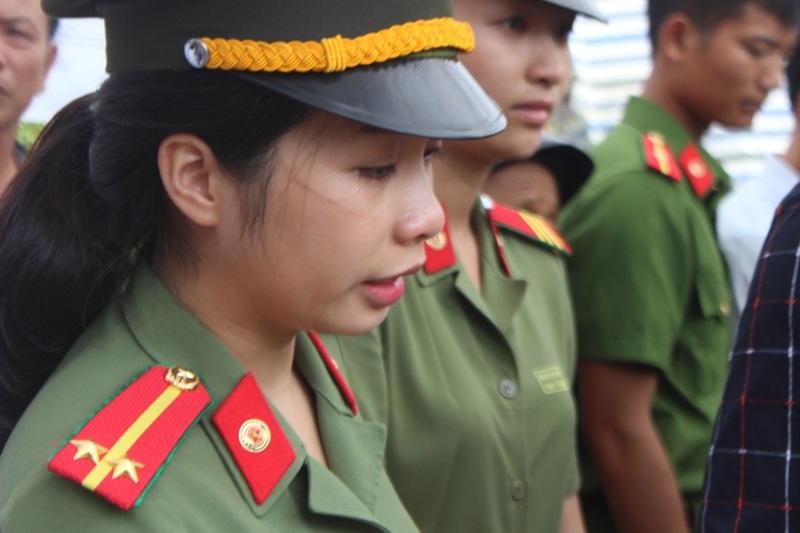 Nghẹn ngào đám tang người mẹ trẻ sẵn sàng chết để con được chào đời - 11