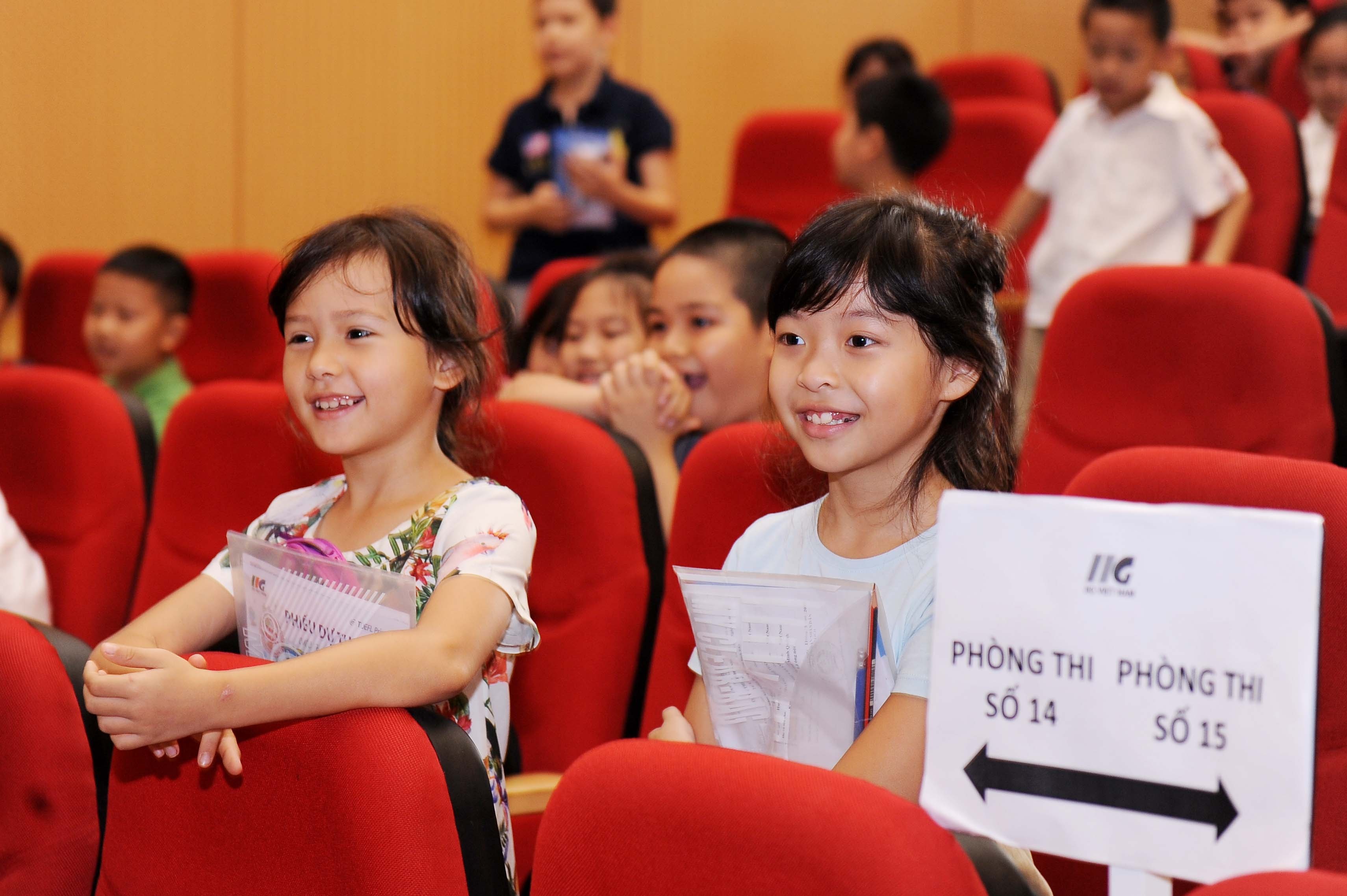 Hơn 8.000 học sinh tiểu học Hà Nội tham dự cuộc thi TOEFL Primary - 6 Hào hứng tham dự lễ khai mạc