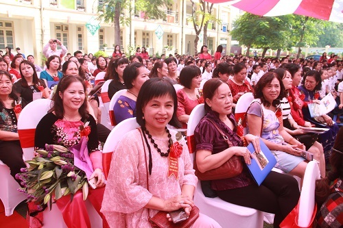 Trường tiểu học Đặng Trần Côn A tưng bừng kỷ niệm 30 năm thành lập - 2 Trường tiểu học Đặng Trần Côn A tưng bừng kỷ niệm 30 năm thành lập - 2