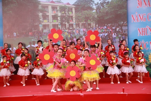 Trường tiểu học Đặng Trần Côn A tưng bừng kỷ niệm 30 năm thành lập - 3 Các tiết muc tham gia văn nghệ của học sinh nhà trường