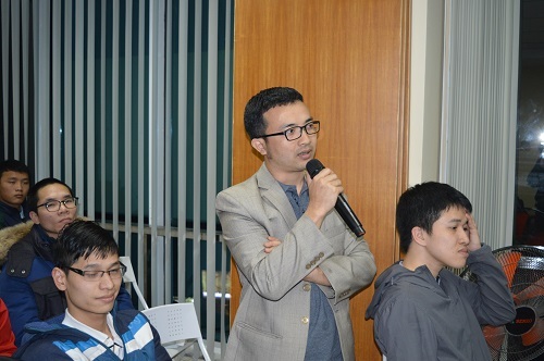 Nhân Nguyễn - chàng trai Việt thành danh ở Google “tiếp lửa” cho giới trẻ - 4
Một số doanh nghiệp khởi nghiệp cũng đến tham dự để lắng nghe và trao đổi với người được ví là nguồn oxy tăng trưởng cho Google