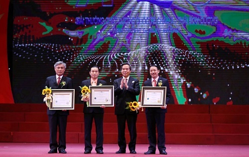 Trưởng ban Kinh tế Trung ương: “Doanh nghiệp phải đổi mới để cạnh tranh thành công” - 5 3 doanh nghiệp Việt Nam nhận Giải thưởng Chất lượng Quốc tế Châu Á – Thái Bình Dương năm 2015