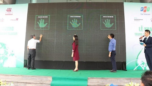 FPT Telecom đồng loạt mở rộng hai Trung tâm Dữ liệu - 1 FPT Telecom khánh thành mở rộng trung tâm dữ liệu miền Bắc sáng 6/6.
