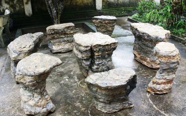 Những bộ bàn ghế độc, lạ ở Việt Nam - 1