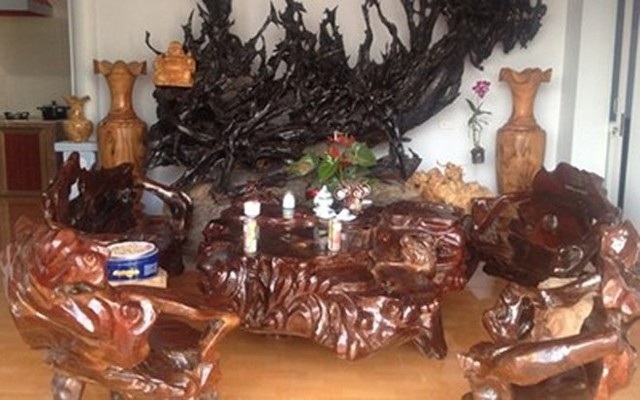 Những bộ bàn ghế độc, lạ ở Việt Nam - 3