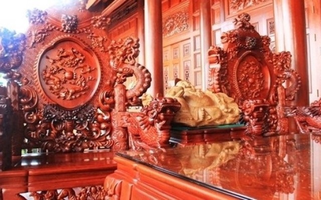 Những bộ bàn ghế độc, lạ ở Việt Nam - 5