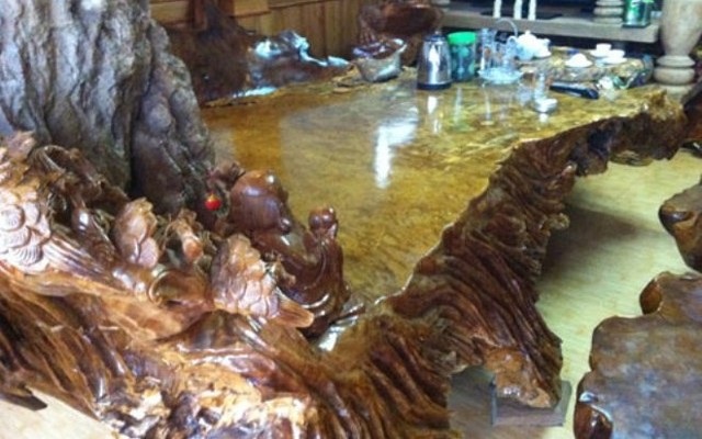 Những bộ bàn ghế độc, lạ ở Việt Nam - 6