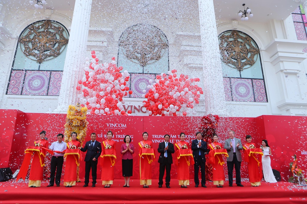 Khai trương Trung tâm thương mại Vincom đầu tiên tại Hải Phòng - 2 Lễ khai trương Vincom Lê Thánh Tông Hải Phòng diễn ra long trọngl