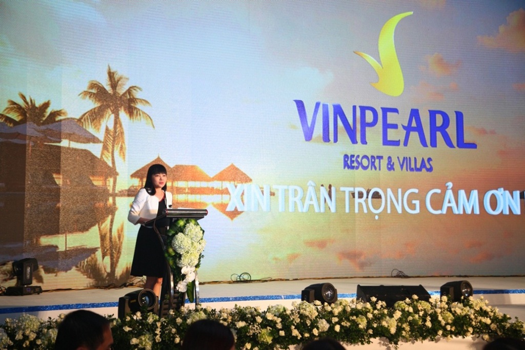 88% biệt thự nghỉ dưỡng Vinpearl Phú Quốc Villas được đăng kí mua trong 2 ngày mở bán - 3
Bà Trần Thị Mỹ Lộc, Giám đốc Kinh doanh Bất động sản Nghỉ dưỡng của Tập đoàn Vingroup