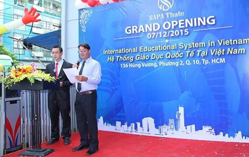 Ông Wishy - Giám đốc Hệ thống giáo dục quốc tế phát biểu trong lễ khai trương.