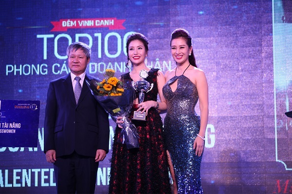 Lễ trao giải phong cách doanh nhân vinh danh TOP 10 doanh nhân của năm - 2
Nữ doanh nhân Nguyễn Lam Cúc nhận giải “Nữ doanh nhân tài năng”