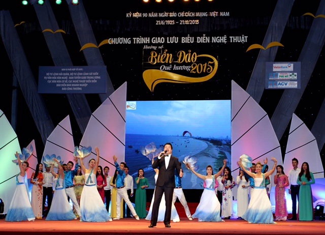 Chương trình nghệ thuật “Hướng về biển đảo quê hương năm 2015”
