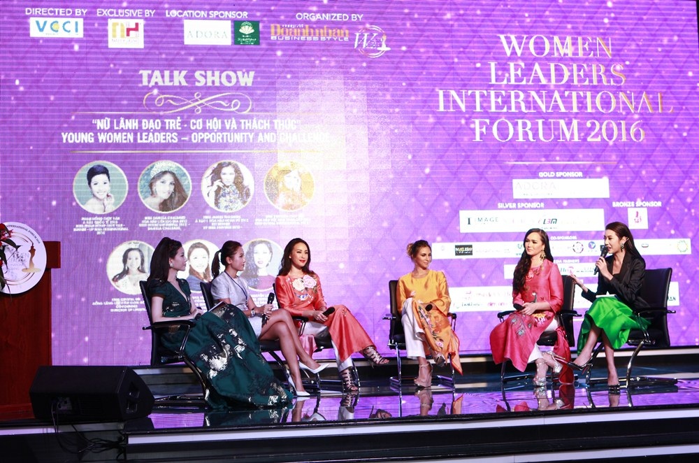 Ms. Nguyễn Lam Cúc Á tham gia với vai trò diễn giả và  Á hậu Quốc tế Phạm Hồng Thúy Vân trong vai trò điều phối tọa đàm Nữ lãnh đạo trẻ - Cơ hội và thách thức