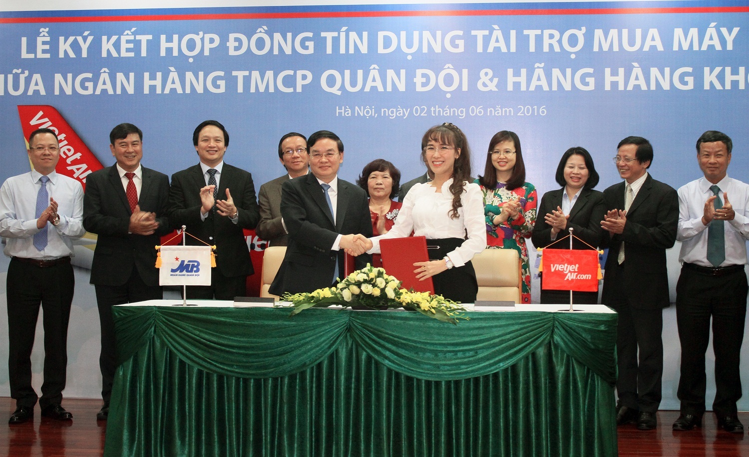 Ký hợp đồng tín dụng tài trợ mua máy bay A320 - 1 Ký hợp đồng tín dụng tài trợ mua máy bay A320 - 1