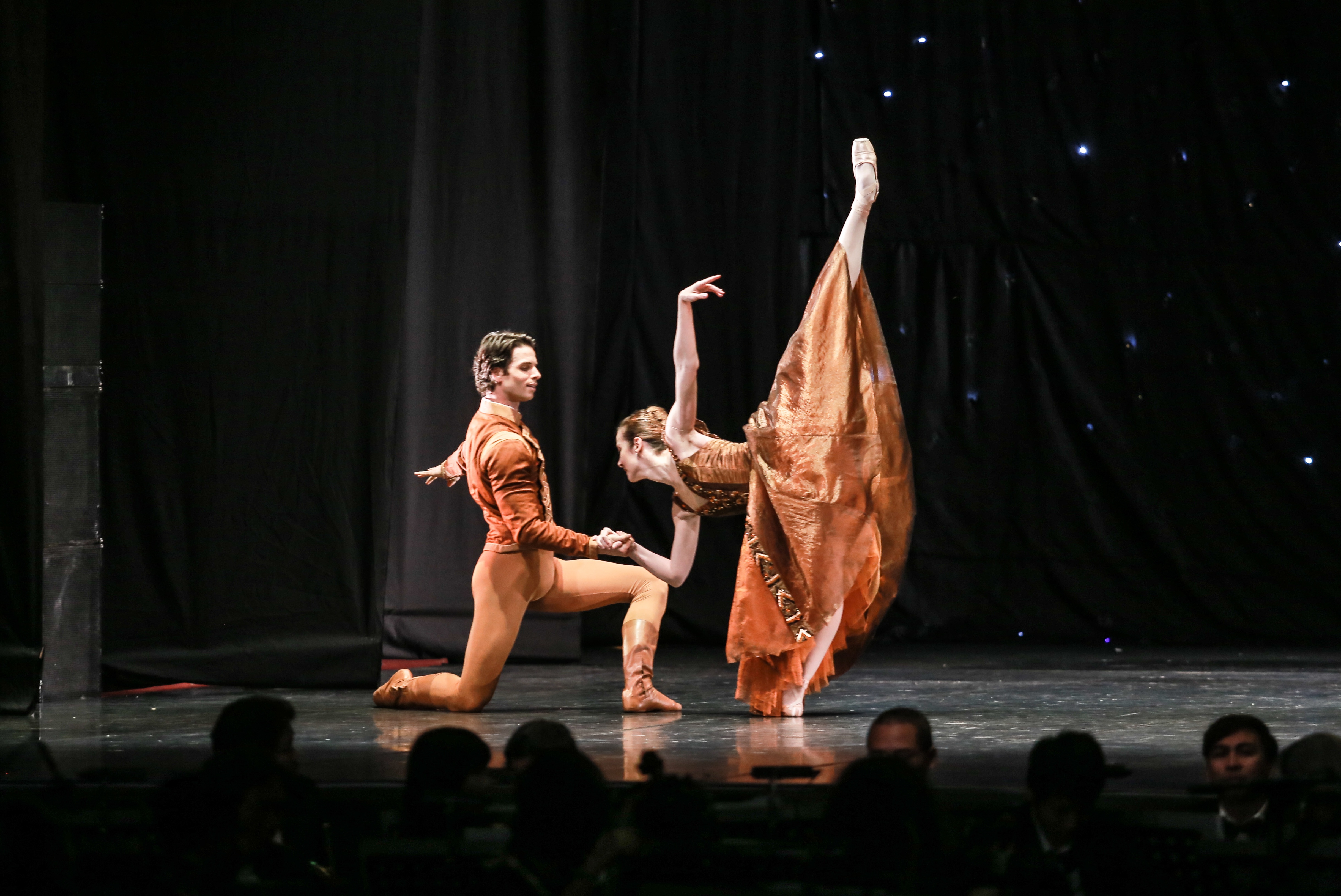 Paris Ballet par Vpbank: “Ly vang Pháp” cho người sành điệu - 2