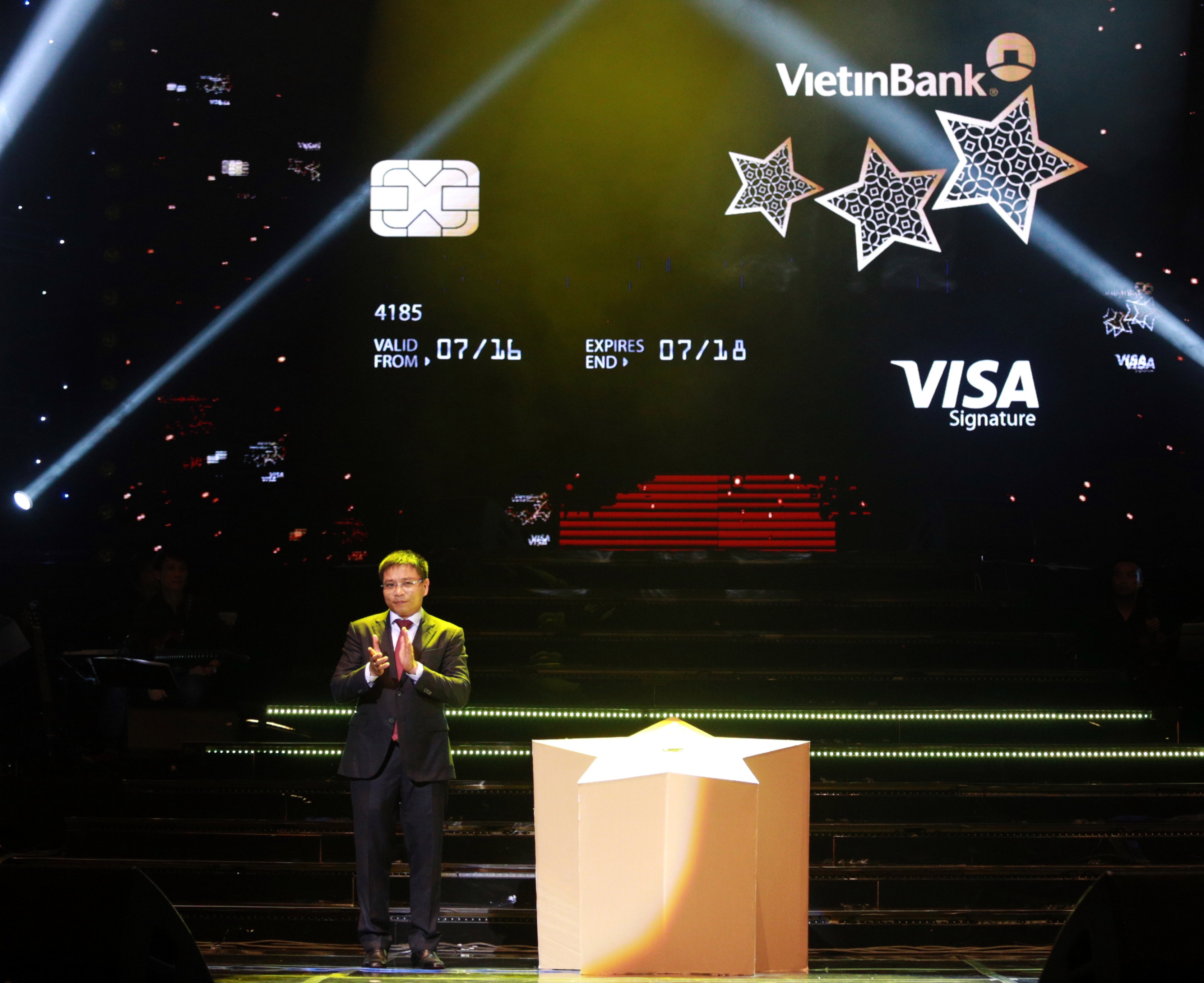 Thẻ VietinBank Visa Signature và những ưu đãi đẳng cấp - 1 Ông Nguyễn Văn Thắng - Ủy viên dự khuyết BCH Trung ương Đảng, Đại biểu Quốc hội, Chủ tịch HĐQT VietinBank công bố ra mắt thẻ tín dụng quốc tế VietinBank Visa Signature