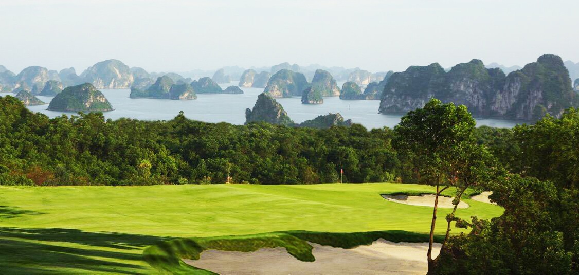 FLC Group đầu tư chiến lược vào Quảng Ninh - 2
Sân golf FLC Hạ Long, một trong những hạng mục của Quần thể du lịch nghỉ dưỡng FLC Hạ Long, sẽ đi vào hoạt động từ tháng 12/2016.