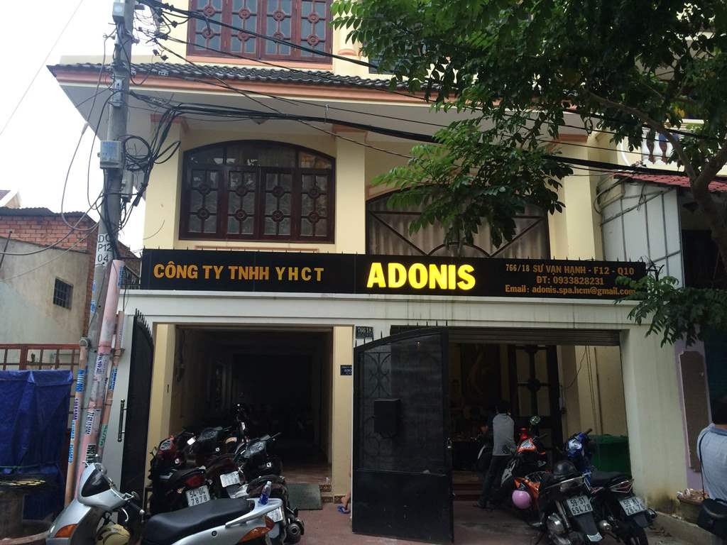 Công ty TNHH Y học Cổ truyền Adonis đăng ký khám chữa bệnh nhưng bên trong lại là một ổ mại dâm nam