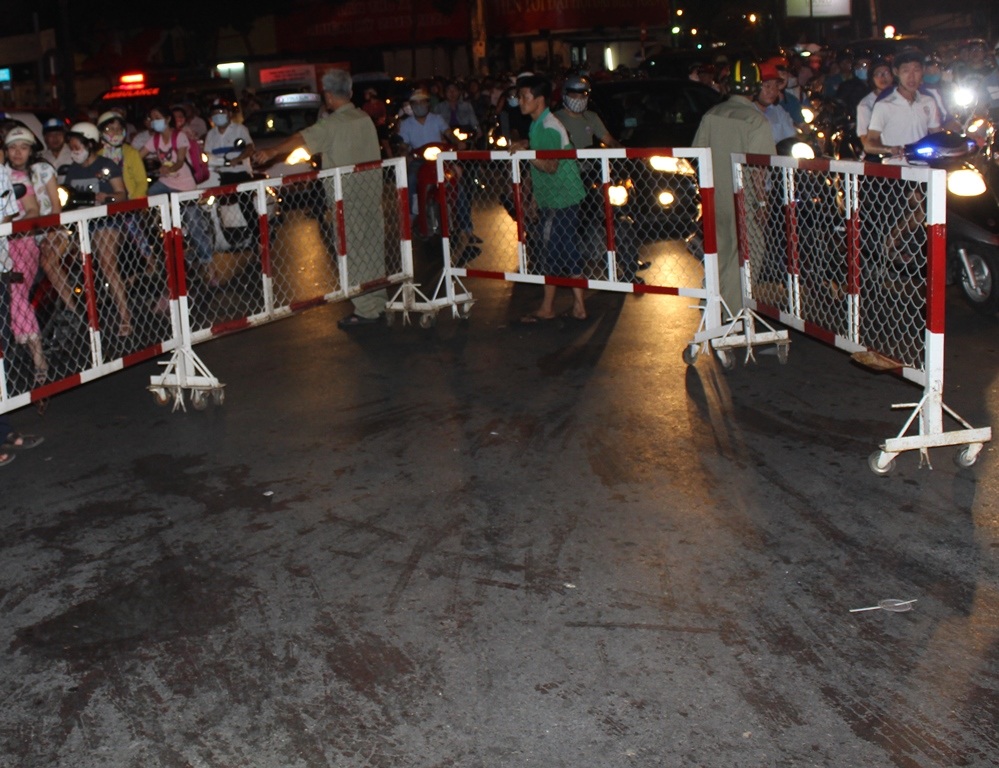 Hiện trường vụ va chạm khiến anh Quang bị đâm chết