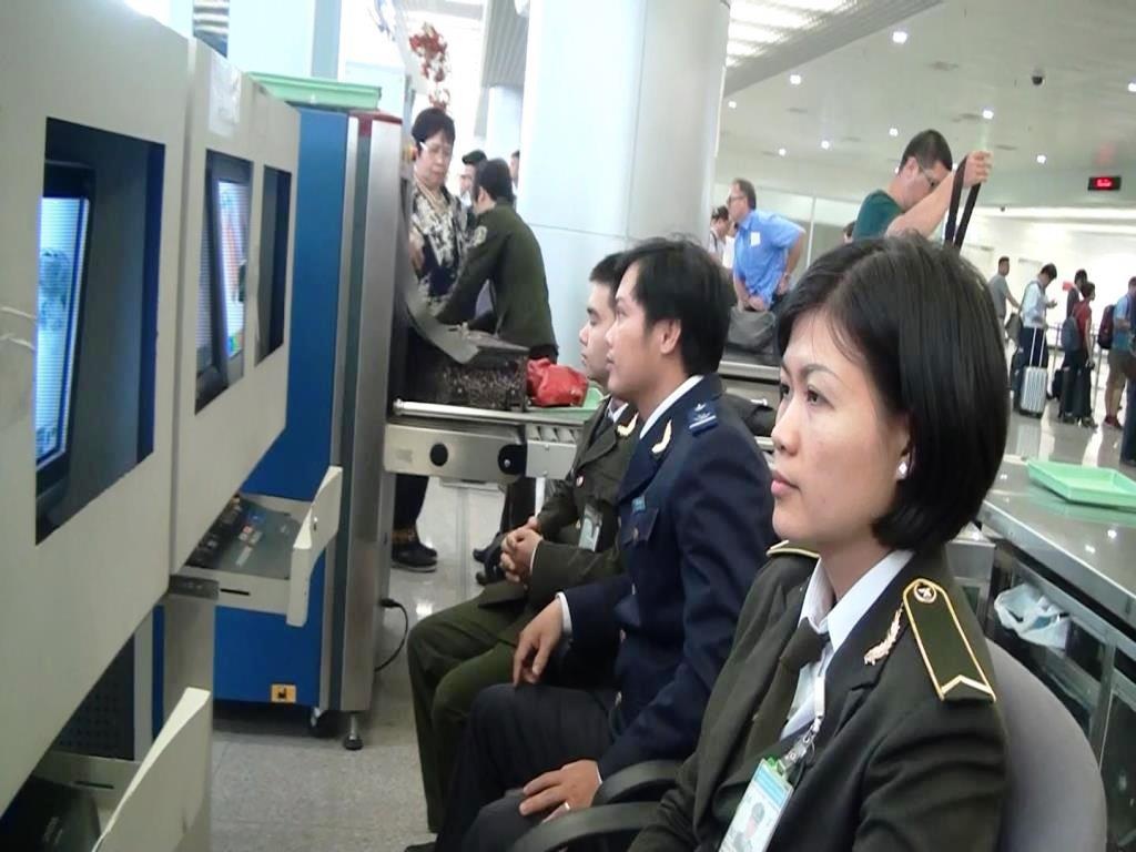 Triển khai thực hiện soi chiếu chung tại sân bay Tân Sơn Nhất - 1 Soi chiếu chung Hải quan - An ninh hàng không tại nhà ga quốc tế Tân Sơn Nhất