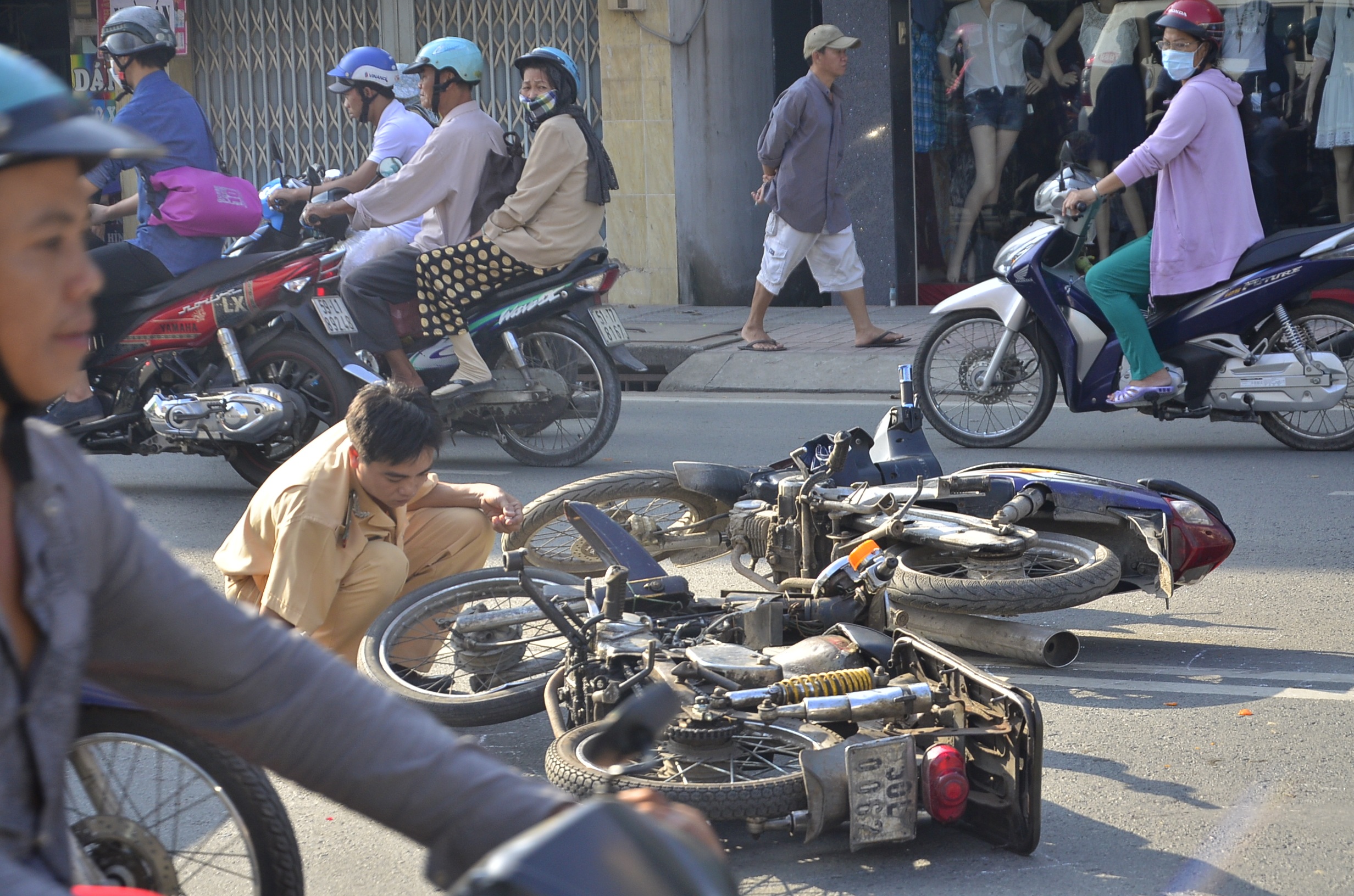 Những vụ tai nạn liên quan đến xe mù gây rất nhiều khó khăn cho công tác điều tra xử lý vì lái xe thường bỏ đi sau tai nạn