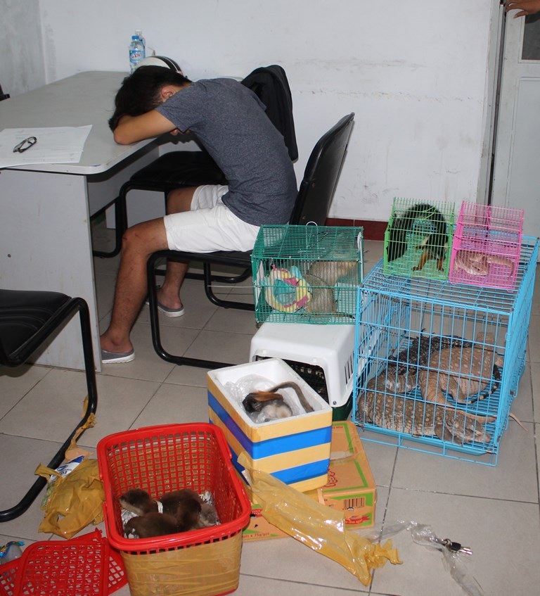 Phan Huỳnh Anh Khoa cùng tang vật