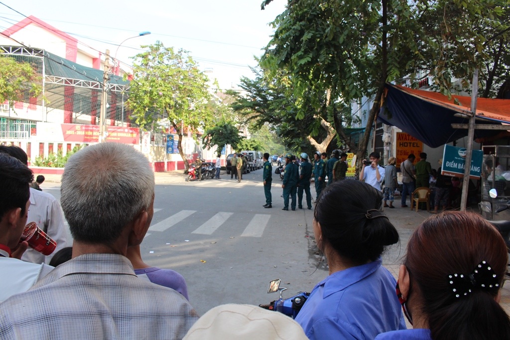 Công an phong tỏa hiện trường để điều tra