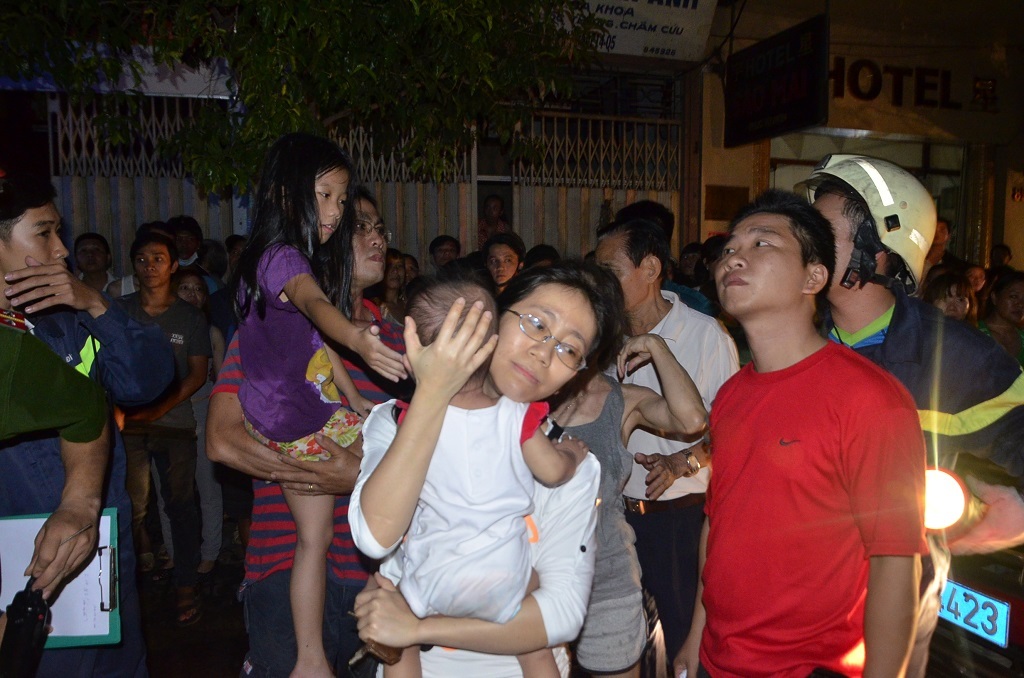 Các nạn nhân được đưa xuống đất an toàn