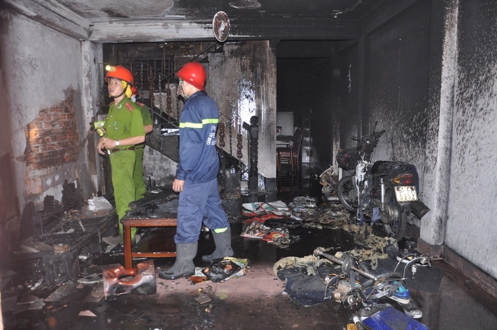 Nhiều tài sản trong căn nhà bị thiêu rụi