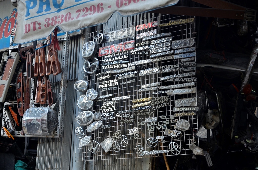 Những loại logo từ bình dân đến xe sang bạc tỷ đều có cả