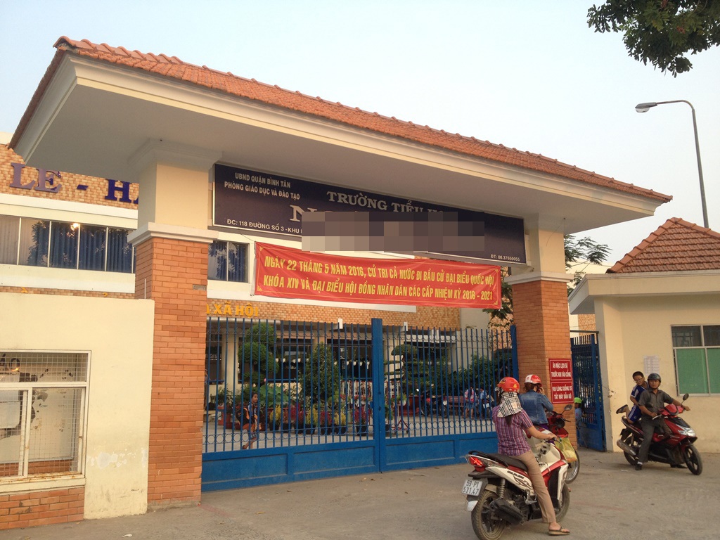 Thanh niên “ngáo đá” xông vào trường tìm kiếm... học sinh - 1 Trường tiểu học nơi xảy ra vụ việc