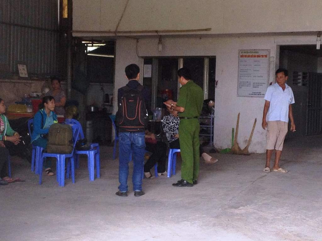Công an có mặt ghi nhận sự việc