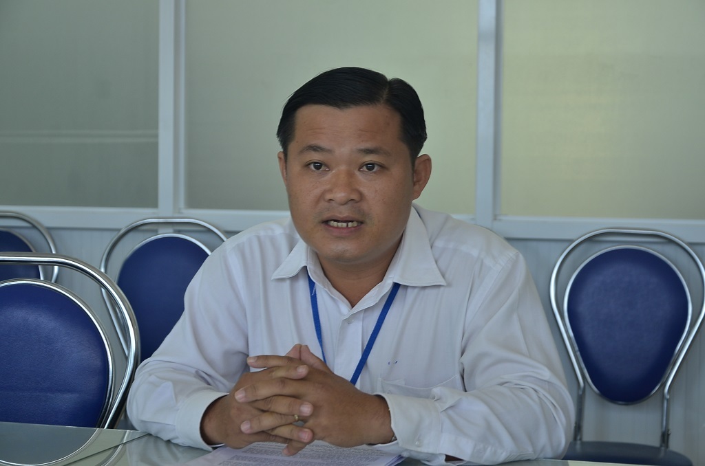 Ông Huỳnh Văn Phạm Hồng – Chánh văn phòng UBND huyện Bình Chánh cho biết huyện sẽ có mức kỷ luật đối với 2 cán bộ sai phạm