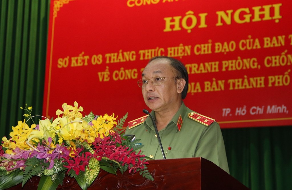 Trung tướng Lê Đông Phong - Giám đốc Công an TPHCM báo cáo tại hội nghị