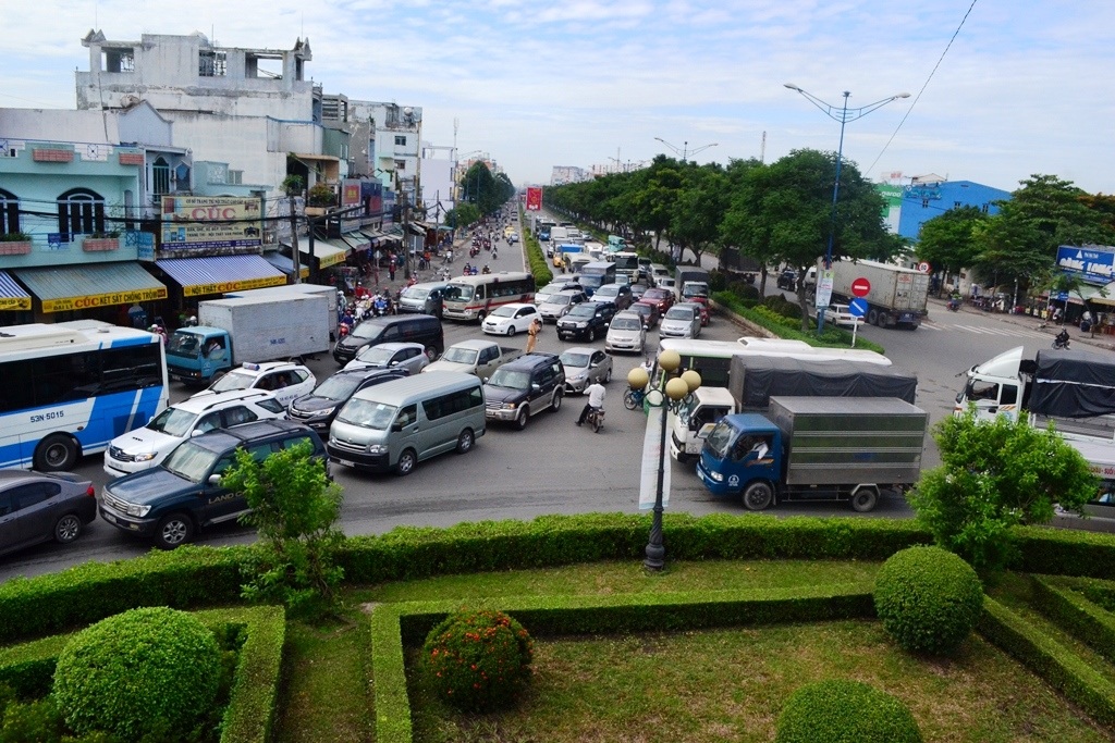 Do ảnh hưởng của vụ tai nạn khiến giao thông qua khu vực bị ùn ứ