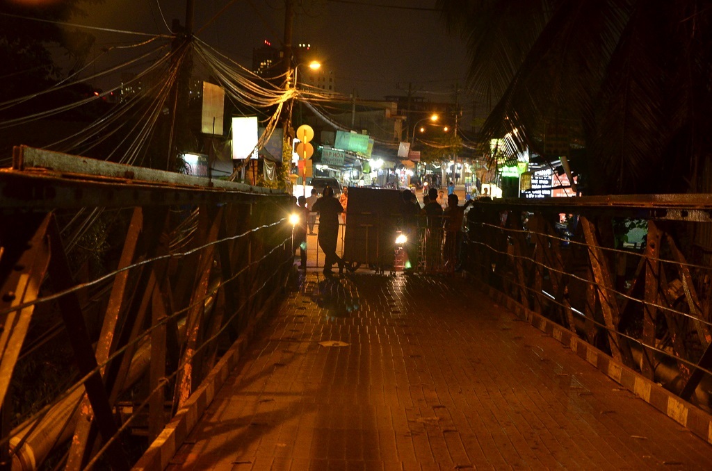 Cầu Rạch Đĩa bị phong tỏa cả 2 hướng