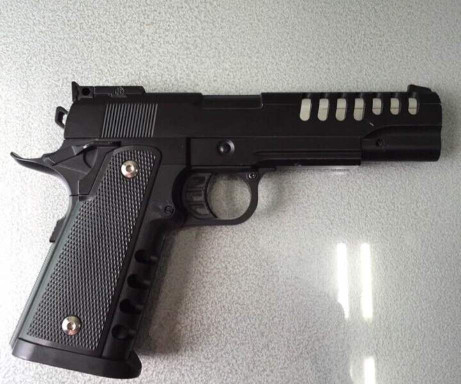 Khấu súng bắn đạn bi mà công an thu giữ