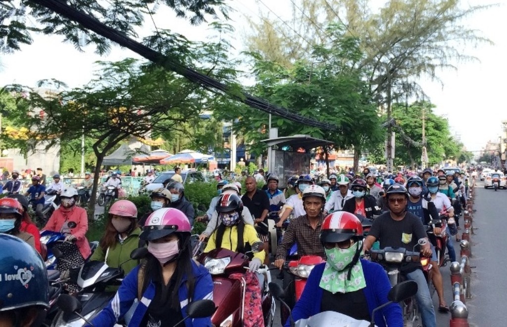 Đường Cách Mạng Tháng Tám ùn ứ nghiêm trọng sau tai nạn giao thông