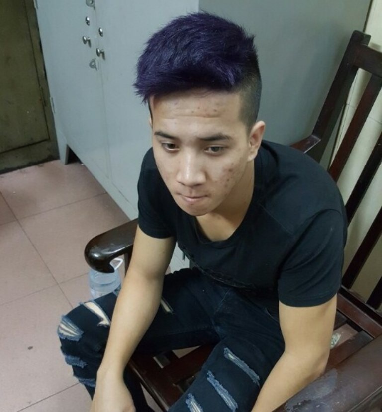 Một phụ nữ bị cướp iPhone khi đang mải "săn" Pokemon - 1 Nguyễn Văn Hiếu tại cơ quan công an