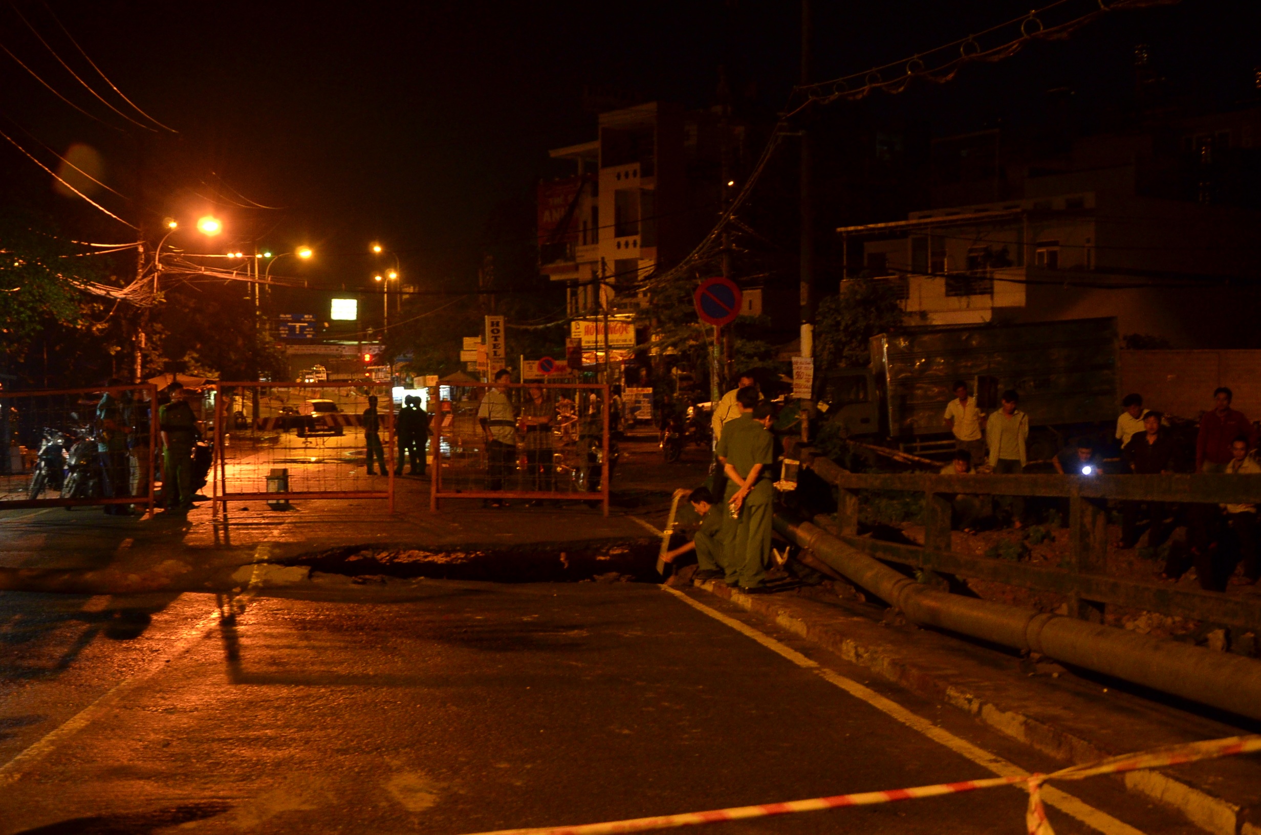 Công an đo đạc tại hiện trường