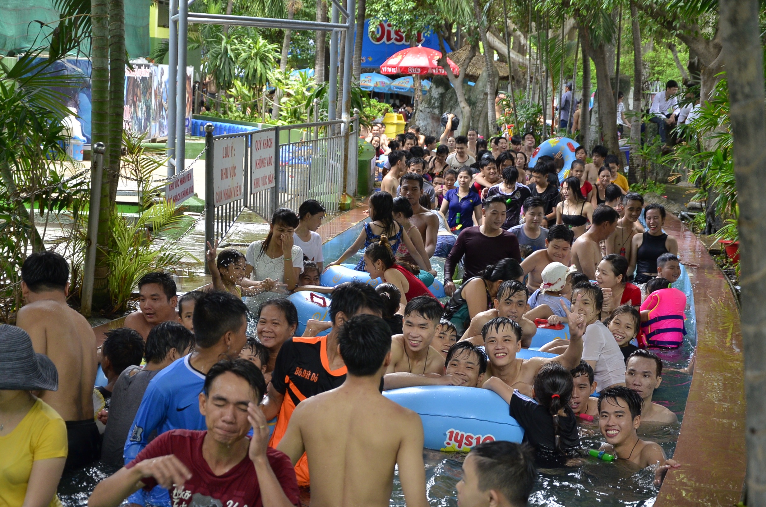 Dòng suối người