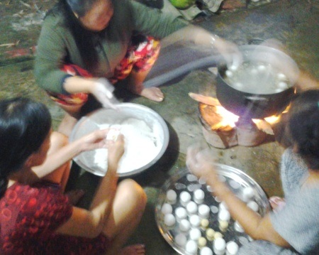 Ngon ngọt món chè trôi nước miền Tây - 6 Ngon ngọt món chè trôi nước miền Tây - 6