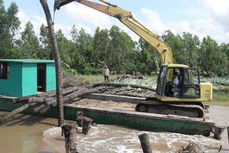 Dù đã khắc phục nhưng tình trạng vỡ đê tại Cù Lao Dung vẫn xảy ra.