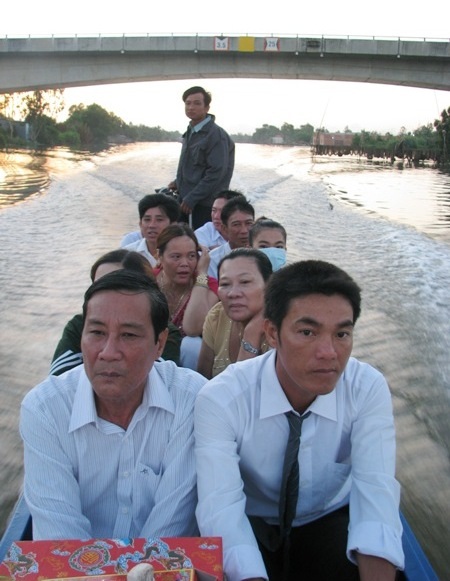 Thú vị cảnh rước dâu ở vùng sông nước miền Tây - 14 Thú vị cảnh rước dâu ở vùng sông nước miền Tây - 14
