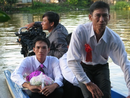Thú vị cảnh rước dâu ở vùng sông nước miền Tây - 15 Thú vị cảnh rước dâu ở vùng sông nước miền Tây - 15
