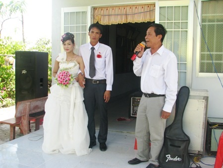 Thú vị cảnh rước dâu ở vùng sông nước miền Tây - 25 Sau màn làm lễ và ra mắt hai họ cùng khách khứa...