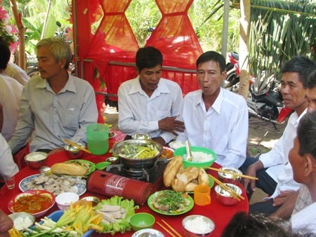 Thú vị cảnh rước dâu ở vùng sông nước miền Tây - 26 Thú vị cảnh rước dâu ở vùng sông nước miền Tây - 26